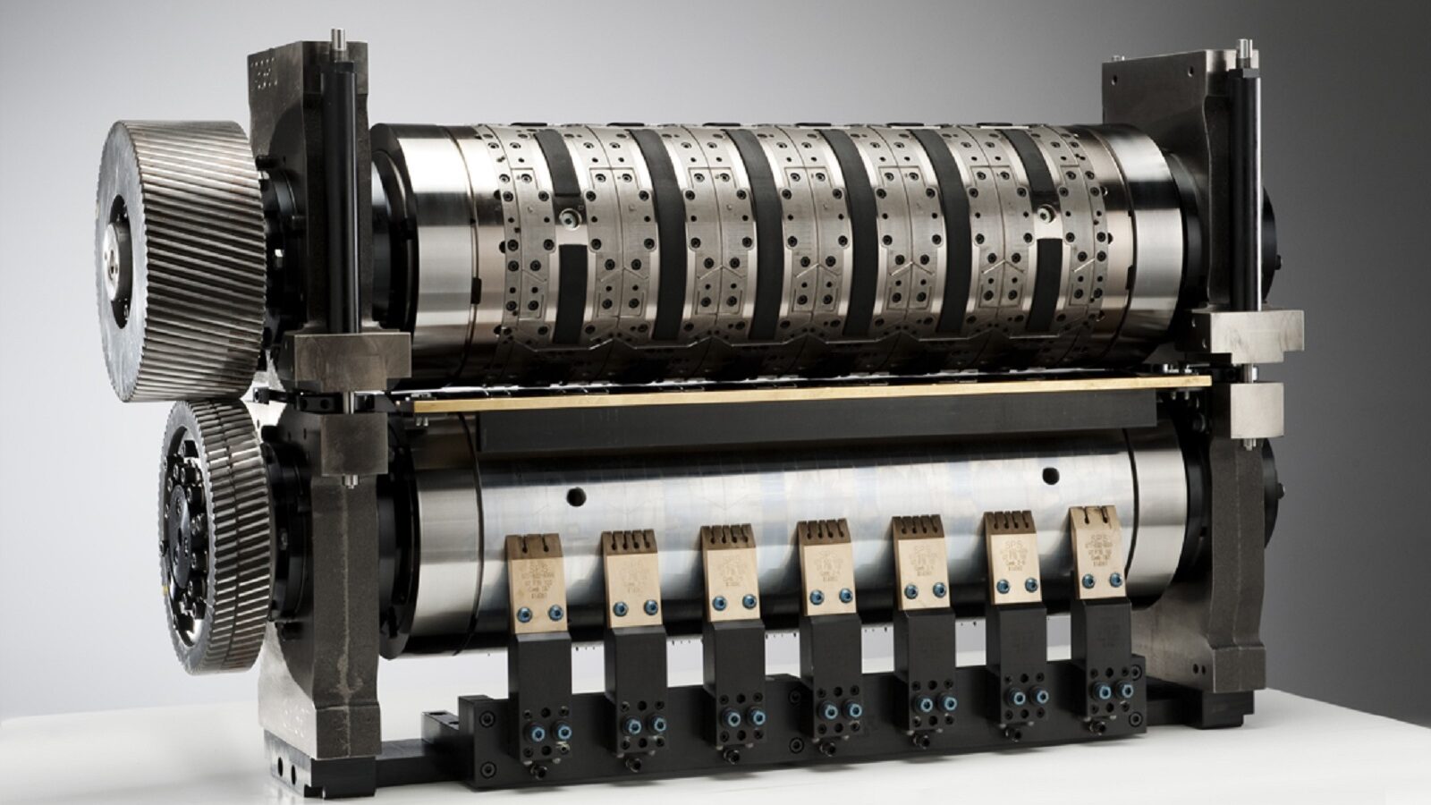 Cutting and creasing SAUERESSIG Group